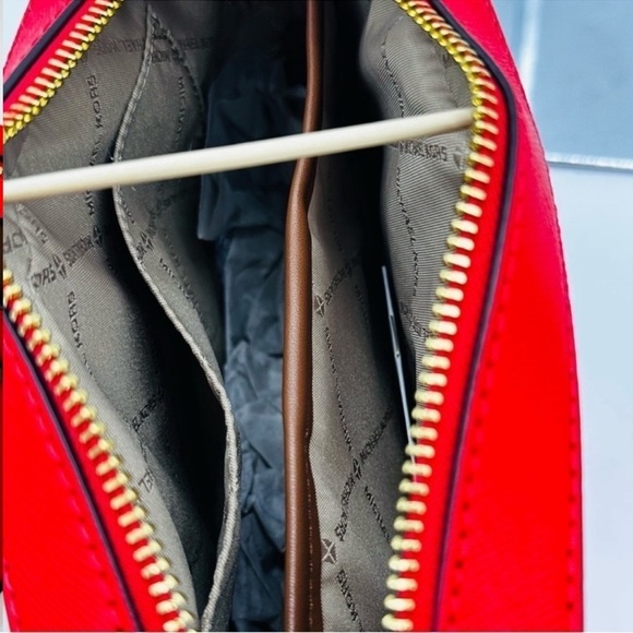 MICHAEL KORS LARGE EW ZIP CHAIN CROSSBODY BAG RED/GOLD - Picture 7 of 13